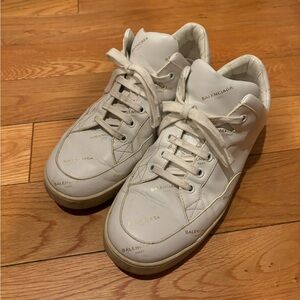 Balenciaga sz40 (9-9.5) vintage logo white tennis shoes